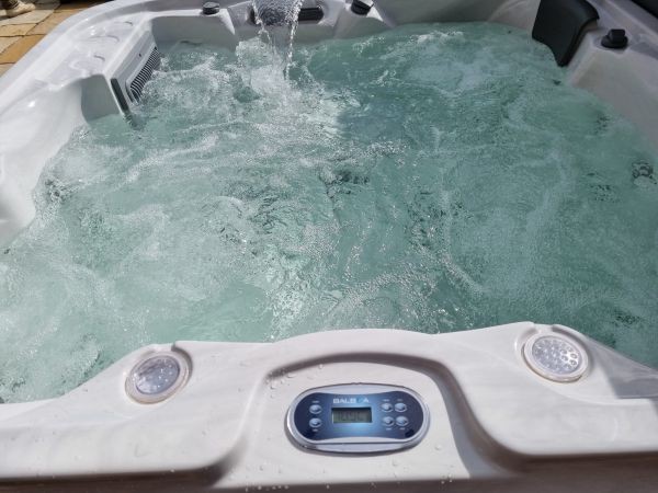 Oceana Plug and Play - 6 Person Hot Tub 