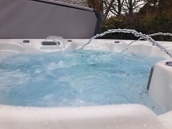 Seabrook - 7 Person Hot Tub