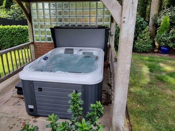 Indiana Plug and Play - 2 Person Hot Tub