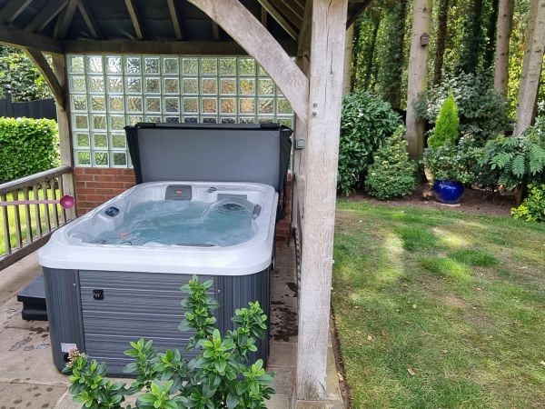 Indiana Plug and Play - 2 Person Hot Tub